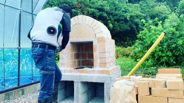 🍕
★廃ビニールハウスを利用した遊び場作り★
ドームの型を外しました🔨 
成功〜👍