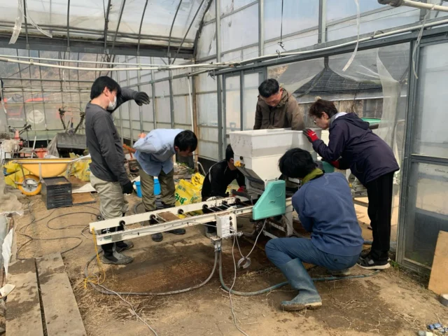 🌾
新しい播種機を購入しました🌾
使い方のコツを掴むまで
試行錯誤しながらの籾まき作業
◇◇◇◇◇◇◇◇◇◇◇◇◇◇◇◇◇◇◇◇
#とくしま有機農業サポートセンター
#小松島有機農業サポートセンター
#コープ自然派
#有機米
#稲作